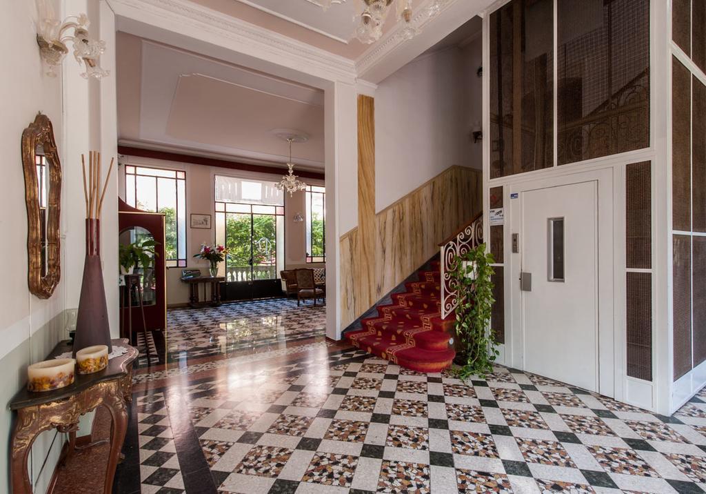 Hotel Byron Lido di Venezia Bagian luar foto