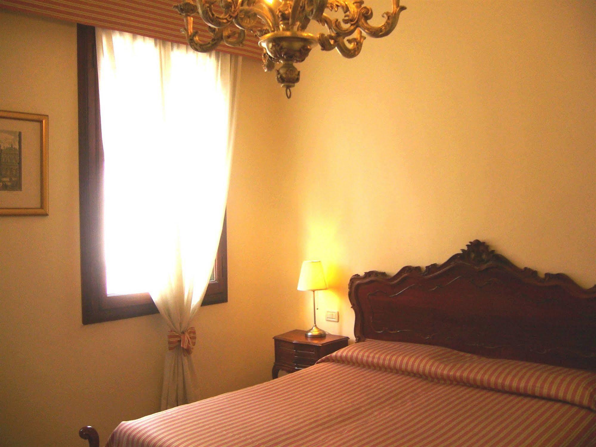 Hotel Byron Lido di Venezia Bagian luar foto